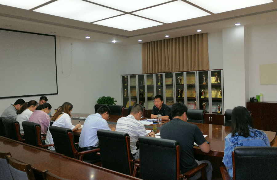 BV伟德官方网站师生积极参与CUFA啦啦队组织服务工作.jpg BV伟德官方网站师生积极参与CUFA啦啦队组织服务工作.jpg
